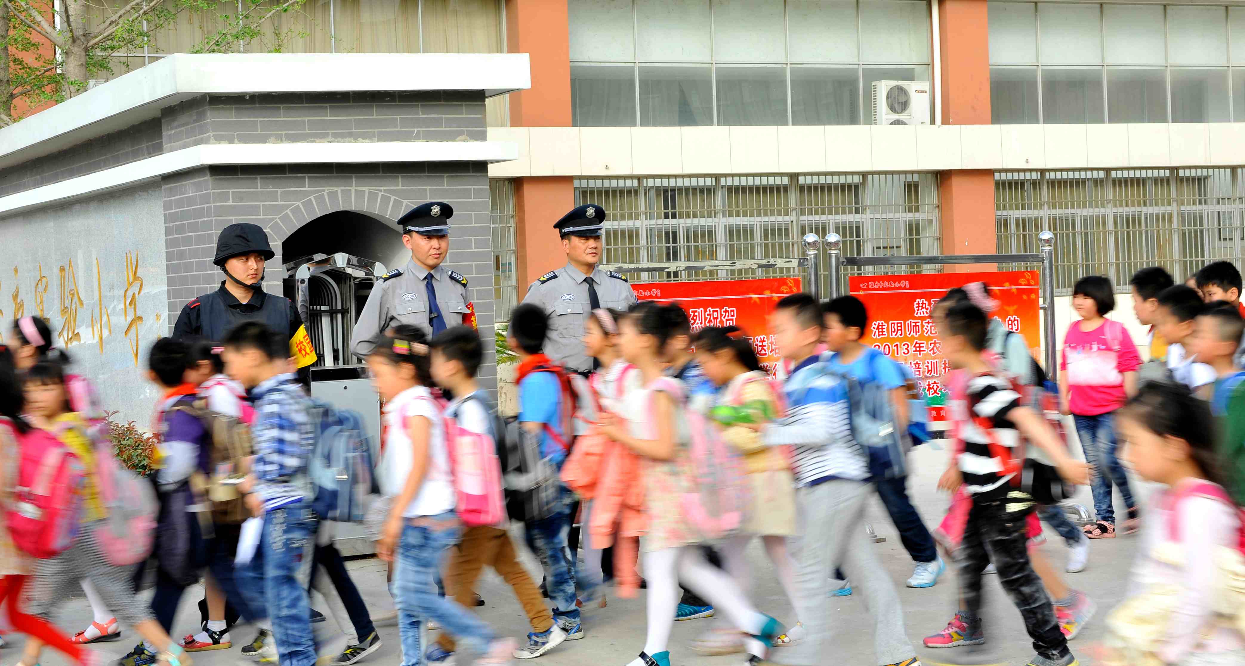 人防保安服務(wù)_副本